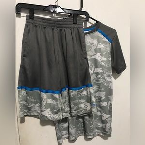 Boys size 14/16 2pcs Gray SPALDING sports shorts and tee shirt set